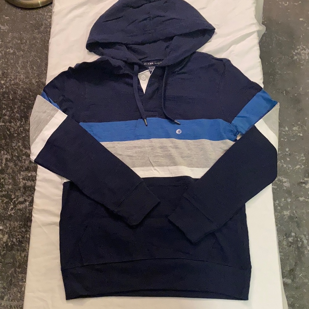 American Eagle pullover men’s XS